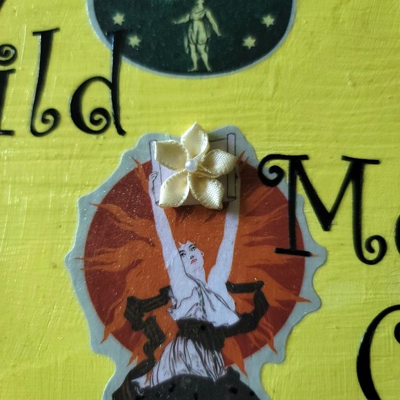 "Stay Wild Moon Child" Yellow Wall Decor Sign with Fabric Flower Embellishments - Picture 4 of 9